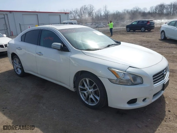 2014 Nissan Maxima 3.5 SV with VIN 1N4AA5AP7EC488272, listed as a IAAI auction lot 41807433 with 150701 miles. Bid and sale history available at carsss.com. Image 1.