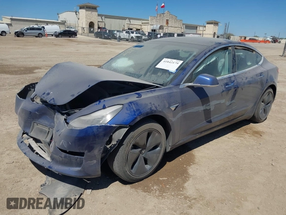 2020 Tesla Model 3 Standard Range Plus z VIN 5YJ3E1EA2LF739866, wystawiony jako IAAI lot #41842179 z przebiegiem 70 089 mil mil oraz . Historia ofert i sprzedaży dostępna na DreamBid. Obrazek 16.