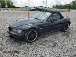 2000 BMW Z3 2.5 with VIN WBACH9341YLF92379, listed as a Copart auction lot 61130295 with 76,296 mi miles and Salvage title. Bid and sale history available at DreamBid. Image 1.