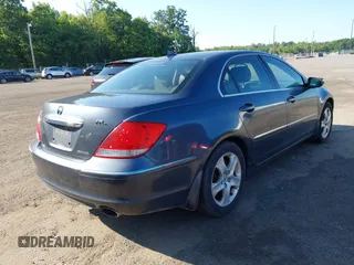 2005 Acura RL z VIN JH4KB16585C008623, wystawiony jako IAAI lot #42565681 z przebiegiem 218 757 mil mil oraz . Historia ofert i sprzedaży dostępna na DreamBid. Obrazek 4.