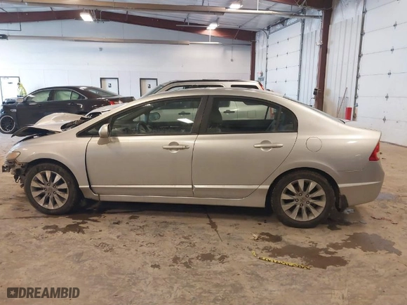 2011 Honda Civic Sdn EX-L with VIN 19XFA1F92BE000160, listed as a IAAI auction lot 41503410 with 200,556 mi miles. Bid and sale history available at carsss.com. Image 14.
