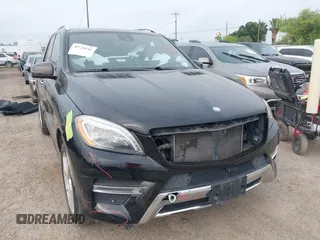 2015 Mercedes-Benz M 400 z VIN 4JGDA5GB7FA546103, wystawiony jako IAAI lot #42124141 z przebiegiem Nie podano mil oraz . Historia ofert i sprzedaży dostępna na DreamBid. Obrazek 1.