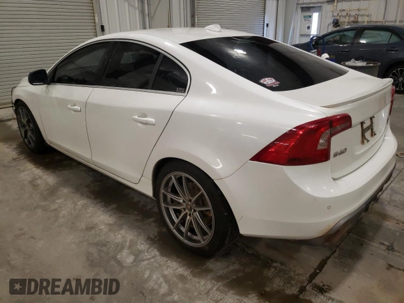 2015 Volvo S60 T6 R-Design Platinum with VIN YV1902TS3F1335329, listed as a Copart auction lot 81512184 with 103,129 mi miles and Salvage Title. Bid and sale history available at carsss.com. Image 2.