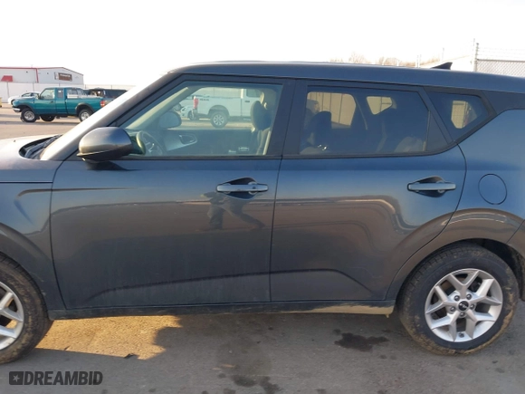 2024 Kia Soul LX with VIN KNDJ23AUXR7914052, listed as a IAAI auction lot 41774414 with 39,835 mi miles. Bid and sale history available at carsss.com. Image 15.