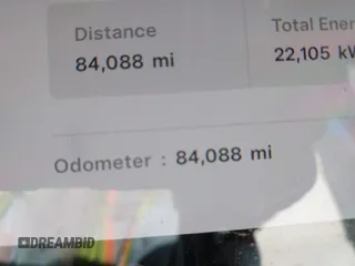 2022 Tesla Model 3 Long Range z VIN 5YJ3E1EB4NF331218, wystawiony jako IAAI lot #41827613 z przebiegiem 84 088 mil mil oraz . Historia ofert i sprzedaży dostępna na DreamBid. Obrazek 15.