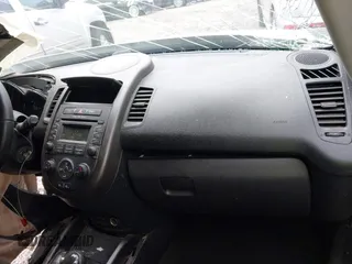 2013 Kia Soul + z VIN KNDJT2A63D7754484, wystawiony jako IAAI lot #42011255 z przebiegiem 219 117 mil mil oraz . Historia ofert i sprzedaży dostępna na DreamBid. Obrazek 19.