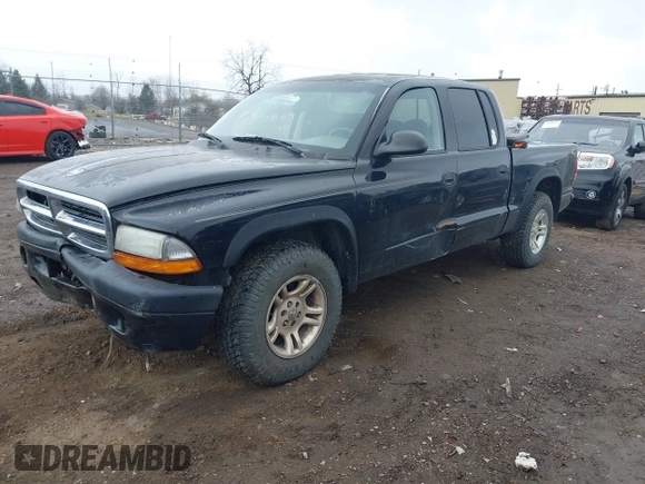 2004 Dodge Dakota Sport with VIN 1D7HL38N94S538692, listed as a IAAI auction lot 41843739 with 198,719 mi miles. Bid and sale history available at carsss.com. Image 2.