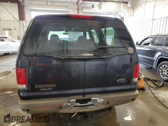 2001 Ford Excursion Limited z VIN 1FMSU43F81EC12990, wystawiony jako Copart lot #56883255 z przebiegiem 299 713 mil mil oraz Tytuł czysty. Historia ofert i sprzedaży dostępna na DreamBid. Obrazek 6.