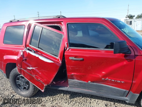 2016 Jeep Patriot Sport with VIN 1C4NJRBB2GD510987, listed as a IAAI auction lot 41993520 with 139,620 mi miles and . Bid and sale history available at DreamBid. Image 6.