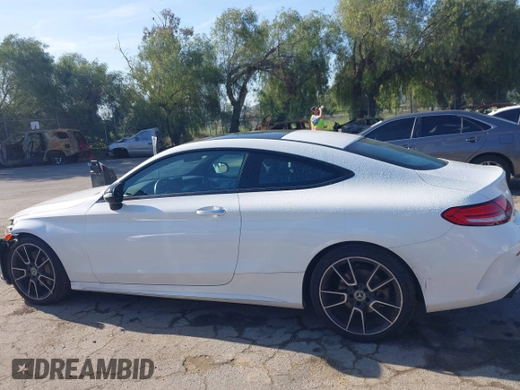 2019 Mercedes-Benz C 300 с VIN WDDWJ8DB1KF844216, выставлен на аукционе IAAI как лот 41824556 с пробегом 104 530 миль миль и . История ставок и продаж доступна на DreamBid. Изображение 15.