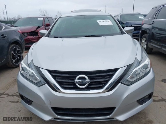 2018 Nissan Altima 2.5 SL with VIN 1N4AL3AP9JC199760, listed as a IAAI auction lot 41449452 with 130,233 mi miles. Bid and sale history available at carsss.com. Image 12.