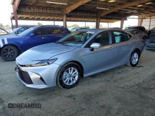 2025 Toyota Camry LE with VIN 4T1DAACK1SU098254, listed as a Copart auction lot 50407385 with 4,074 mi miles and Clean Title. Bid and sale history available at carsss.com. Image 1.