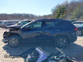 2025 Toyota RAV4 Hybrid Limited with VIN JTMD6RFV7SD570967, listed as a IAAI auction lot 41890626 with 1,186 mi miles. Bid and sale history available at carsss.com. Image 14.