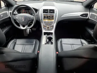 2017 Lincoln MKZ Premiere z VIN 3LN6L5A93HR620151, wystawiony jako Copart lot #55602065 z przebiegiem 88 368 mil mil oraz Tytuł czysty. Historia ofert i sprzedaży dostępna na DreamBid. Obrazek 8.
