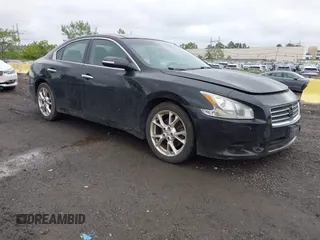 2014 Nissan Maxima SV z VIN 1N4AA5AP7EC490068, wystawiony jako IAAI lot #42332173 z przebiegiem 126 323 mil mil oraz . Historia ofert i sprzedaży dostępna na DreamBid. Obrazek 1.