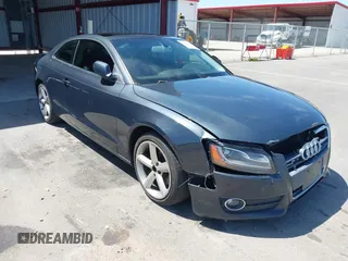 2010 Audi A5 Premium Plus z VIN WAULFAFR9AA080768, wystawiony jako IAAI lot #42375334 z przebiegiem 129 599 mil mil oraz . Historia ofert i sprzedaży dostępna na DreamBid. Obrazek 1.