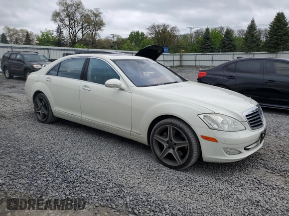 2008 Mercedes-Benz S 550 z VIN WDDNG86X38A207840, wystawiony jako Copart lot #57403945 z przebiegiem 132 025 mil mil oraz Czysty tytuł • Clean title. Historia ofert i sprzedaży dostępna na DreamBid. Obrazek 4.