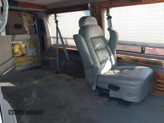 1998 GMC Savana Cargo Van YF7 with VIN 1GDFG15R3W1106752, listed as a IAAI auction lot 41728371 with 272,766 mi miles. Bid and sale history available at carsss.com. Image 8.