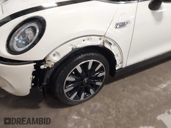 2019 MINI Hardtop 4 Door Cooper S with VIN WMWXU3C5XK2H88000, listed as a IAAI auction lot 41903504 with 60,245 mi miles and . Bid and sale history available at DreamBid. Image 18.