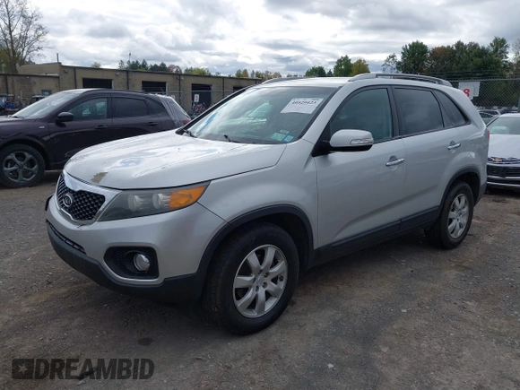 2011 Kia Sorento LX with VIN 5XYKT3A14BG050650, listed as a IAAI auction lot 40529423 with 53,301 mi miles. Bid and sale history available at carsss.com. Image 2.