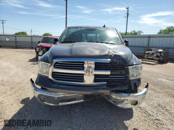 2017 Ram 1500 Lone Star z VIN 3C6RR6LT9HG637098, wystawiony jako Copart lot #55029165 z przebiegiem 98 995 mil mil oraz Szkoda całkowita • Salvage title. Historia ofert i sprzedaży dostępna na DreamBid. Obrazek 5.
