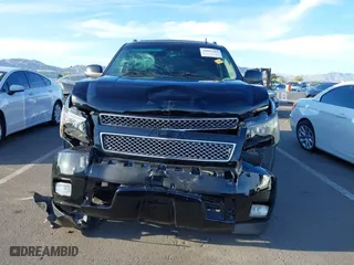 2011 Chevrolet Avalanche LT with VIN 3GNMCFE03BG351852, listed as a IAAI auction lot 42083263 with 92,292 mi miles. Bid and sale history available at carsss.com. Image 6.
