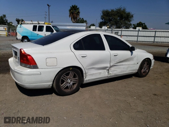 2005 Volvo S60 with VIN YV1RS592652474608, listed as a Copart auction lot 70799774 with 176,672 mi miles and Salvage Title. Bid and sale history available at carsss.com. Image 3.