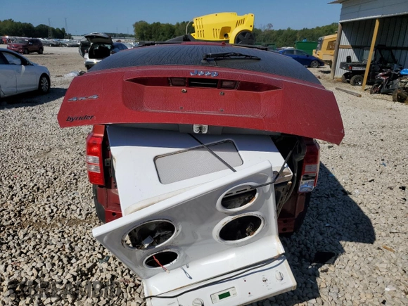 2008 Jeep Patriot Sport z VIN 1J8FF28W78D525731, wystawiony jako Copart lot #72451924 z przebiegiem Nie podano mil oraz Szkoda całkowita • Salvage title. Historia ofert i sprzedaży dostępna na DreamBid. Obrazek 6.