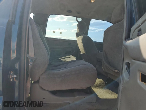 2006 Chevrolet Suburban LS with VIN 1GNEC16Z66J130836, listed as a Copart auction lot 68328214 with 132,782 mi miles and Salvage Title. Bid and sale history available at carsss.com. Image 11.