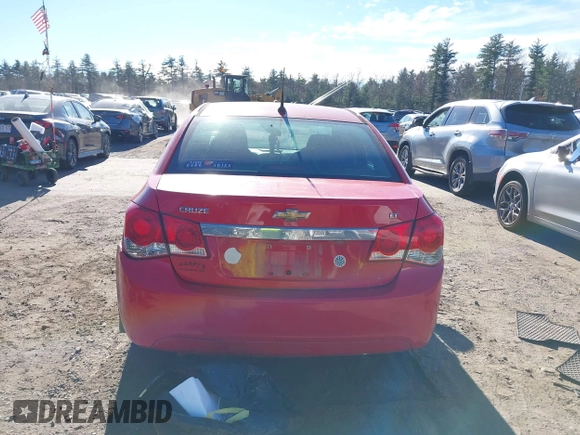2014 Chevrolet Cruze 1LT z VIN 1G1PC5SB8E7230345, wystawiony jako IAAI lot #40846271 z przebiegiem 175 349 mil mil oraz . Historia ofert i sprzedaży dostępna na DreamBid. Obrazek 17.