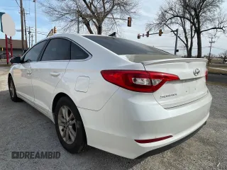 2016 Hyundai Sonata SE with VIN 5NPE24AF8GH402260, listed as a Copart auction lot 54110055 with 218,272 mi miles and Clean Title. Bid and sale history available at carsss.com. Image 3.