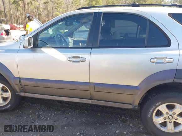 2003 Kia Sorento LX z VIN KNDJC733535052094, wystawiony jako IAAI lot #41461001 z przebiegiem 168 996 mil mil oraz . Historia ofert i sprzedaży dostępna na DreamBid. Obrazek 15.