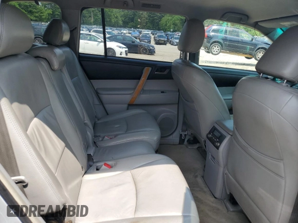 2008 Toyota Highlander z VIN JTEEW41AX82011084, wystawiony jako Copart lot #60852355 z przebiegiem 302 755 mil mil oraz Czysty tytuł • Clean title. Historia ofert i sprzedaży dostępna na DreamBid. Obrazek 11.