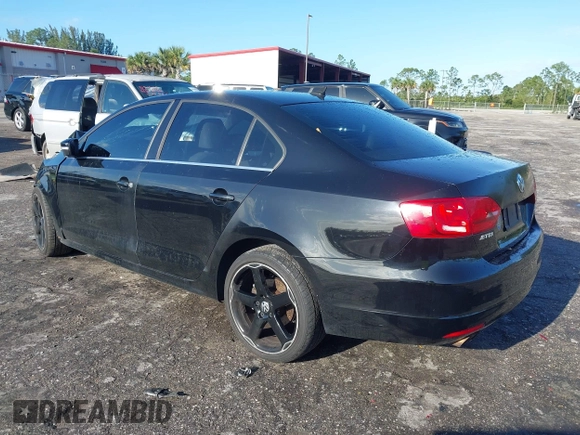 2011 Volkswagen Jetta SEL z VIN 3VWLX7AJ4BM335798, wystawiony jako IAAI lot #41664073 z przebiegiem 209 080 mil mil oraz . Historia ofert i sprzedaży dostępna na DreamBid. Obrazek 3.