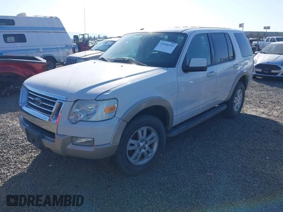 2010 Ford Explorer Eddie Bauer z VIN 1FMEU7EE8AUA98899, wystawiony jako IAAI lot #42058393 z przebiegiem 105 619 mil mil oraz . Historia ofert i sprzedaży dostępna na DreamBid. Obrazek 2.