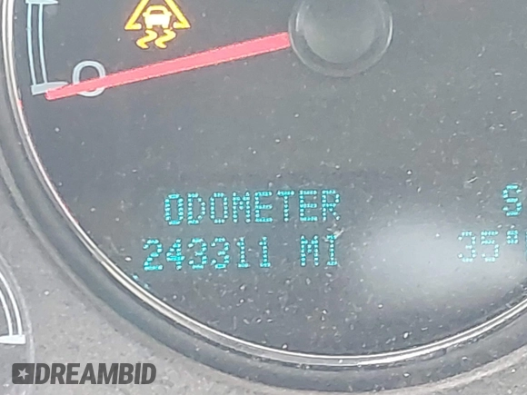 2011 GMC Yukon SLT with VIN 1GKS2CE03BR118690, listed as a IAAI auction lot 41941840 with 243,311 mi miles and . Bid and sale history available at DreamBid. Image 15.