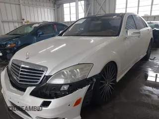 2010 Mercedes-Benz S 550 z VIN WDDNG8GB1AA352707, wystawiony jako IAAI lot #42362577 z przebiegiem 201 878 mil mil oraz . Historia ofert i sprzedaży dostępna na DreamBid. Obrazek 17.