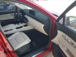 2025 Genesis GV70 2.5T z VIN 5NMMADTB1SH028380, wystawiony jako IAAI lot #42228271 z przebiegiem 2 860 mil mil oraz . Historia ofert i sprzedaży dostępna na DreamBid. Obrazek 5.
