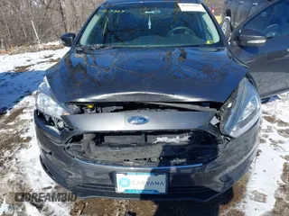2016 Ford Focus SE with VIN 1FADP3F27GL257596, listed as a IAAI auction lot 41619509 with 75,606 mi miles. Bid and sale history available at carsss.com. Image 6.