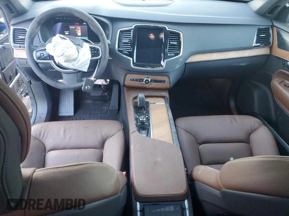 2025 Volvo XC90 Plus with VIN YV4062PE1S1290478, listed as a Copart auction lot 87835175 with 670 mi miles and Non Repairable. Bid and sale history available at DreamBid. Image 8.