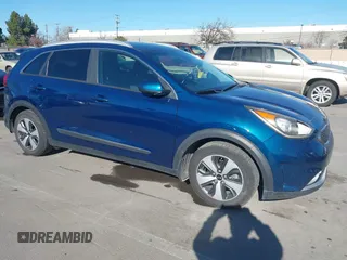 2017 Kia Niro LX with VIN KNDCB3LCXH5075222, listed as a IAAI auction lot 41526017 with 114,309 mi miles. Bid and sale history available at carsss.com. Image 1.