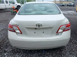 2007 Toyota Camry z VIN 4T1BB46K67U027737, wystawiony jako IAAI lot #42320986 z przebiegiem 142 606 mil mil oraz . Historia ofert i sprzedaży dostępna na DreamBid. Obrazek 16.