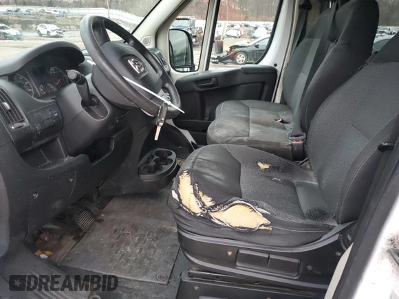 2015 Ram ProMaster Cargo z VIN 3C6TRVDG9FE516503, wystawiony jako Copart lot #84496824 z przebiegiem 275 708 mil mil oraz Szkody całkowita. Historia ofert i sprzedaży dostępna na DreamBid. Obrazek 7.