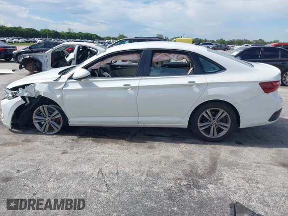 2024 Volkswagen Jetta SE with VIN 3VWEM7BU8RM007188, listed as a IAAI auction lot 42657015 with 40,589 mi miles and . Bid and sale history available at DreamBid. Image 14.