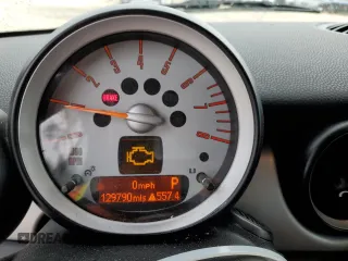 2009 MINI Convertible с VIN WMWMR33579TU95581, выставлен на аукционе Copart как лот 45914735 с пробегом 129 790 миль миль и Списание • Salvage title. История ставок и продаж доступна на DreamBid. Изображение 9.