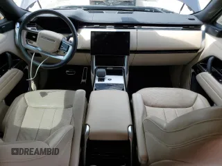 2024 Land Rover Range Rover SE with VIN SALKP9FUXRA203643, listed as a Copart auction lot 59896815 with 39,806 mi miles and Salvage title. Bid and sale history available at DreamBid. Image 8.