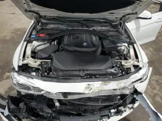 2018 BMW 3 Series 330i xDrive with VIN WBA8D9G5XJNU72561, listed as a Copart auction lot 55093355 with 28,411 mi miles and Salvage title. Bid and sale history available at DreamBid. Image 11.