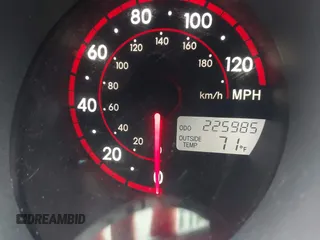 2006 Pontiac Vibe with VIN 5Y2SL658X6Z445786, listed as a IAAI auction lot 42586944 with 225,985 mi miles and . Bid and sale history available at DreamBid. Image 7.