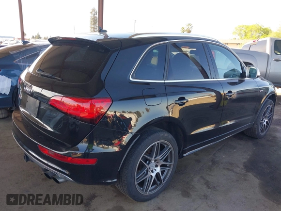 2014 Audi SQ5 Premium Plus with VIN WA1CGAFP7EA007140, listed as a IAAI auction lot 41881202 with 189,450 mi miles. Bid and sale history available at carsss.com. Image 4.