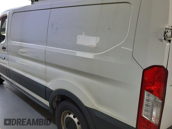 2017 Ford Transit z VIN 1FTYE1YM6HKB17664, wystawiony jako IAAI lot #42516423 z przebiegiem 198 457 mil mil oraz . Historia ofert i sprzedaży dostępna na DreamBid. Obrazek 3.